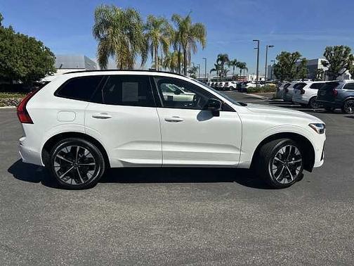 2026 Volvo XC60 Plus