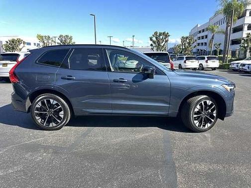 2026 Volvo XC60 Plus