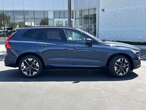 2026 Volvo XC60 Plus