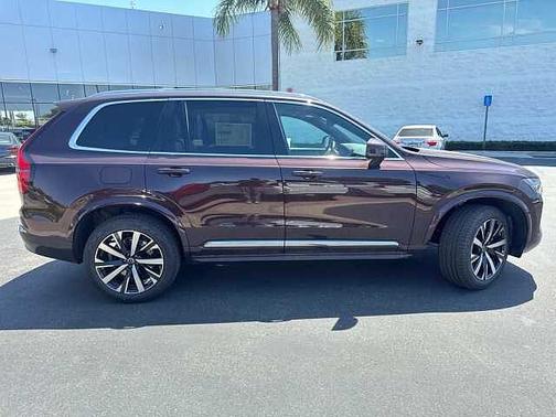 2025 Volvo XC90 Core