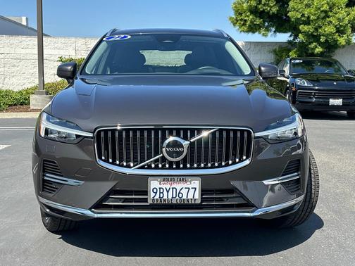 2022 Volvo XC60 Recharge Plug-In Hybrid T8 eAWD PHEV Inscription Expression