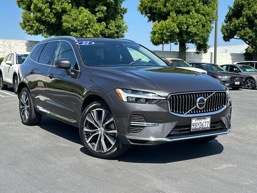 2022 Volvo XC60 Recharge Plug-In Hybrid T8 eAWD PHEV Inscription Expression