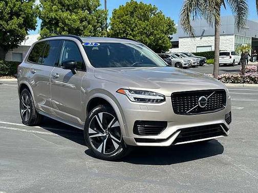 2023 Volvo XC90 Plus