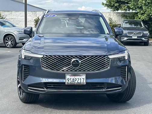 2025 Volvo XC90 2025.5 B5 AWD Core 7-Seater