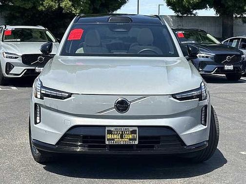 Vapour Grey 2025 Volvo EX90 Plus