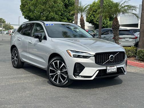 2025 Volvo XC60 B5 AWD Plus