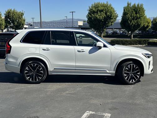 2025 Volvo XC90 2025.5 B6 AWD Plus 7-Seater