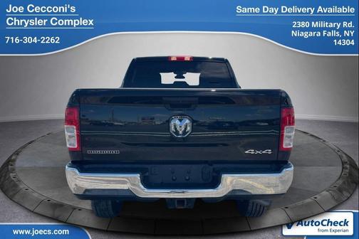 Diamond Black Crystal Pearlcoat 2022 RAM 2500 Big Horn Crew Cab 4x4 6'4' Box