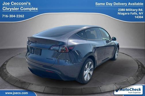 2022 Tesla Model Y Long Range Dual Motor All-Wheel Drive