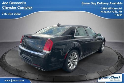 2021 Chrysler 300 Touring