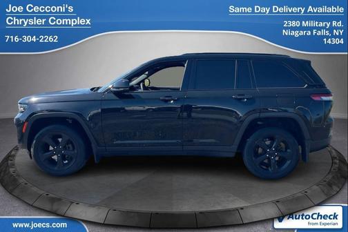 Diamond Black Crystal Pearlcoat 2023 Jeep Grand Cherokee Altitude