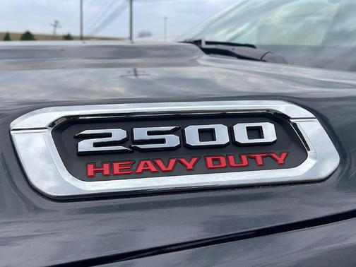 Diamond Black Crystal Pearlcoat 2026 RAM 2500 Big Horn