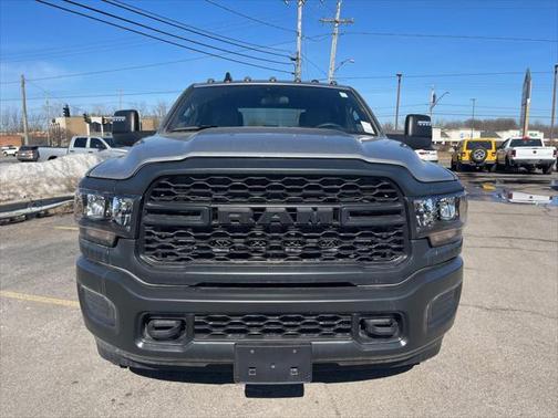 2024 RAM 3500 Tradesman Crew Cab 4x4 6'4' Box