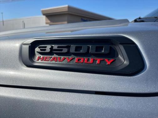 2024 RAM 3500 Tradesman Crew Cab 4x4 6'4' Box