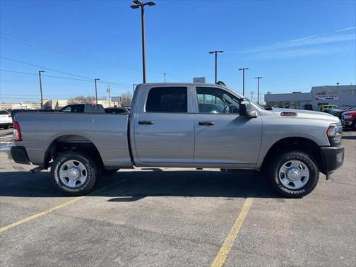 2024 RAM 3500 Tradesman Crew Cab 4x4 6'4' Box