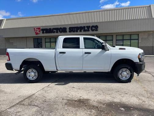2024 RAM 2500 Tradesman Crew Cab 4x4 6'4' Box
