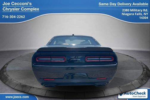 Pitch Black Clearcoat 2022 Dodge Challenger R/T