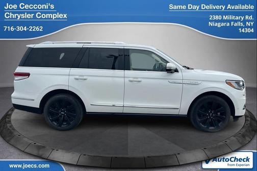 Pristine White Metallic Tri-Coat 2023 Lincoln Navigator Reserve