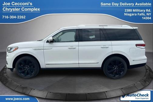 Pristine White Metallic Tri-Coat 2023 Lincoln Navigator Reserve
