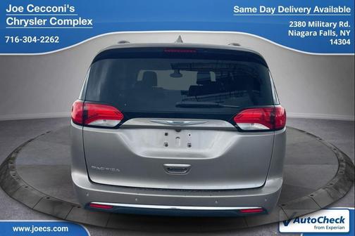 2017 Chrysler Pacifica Touring-L