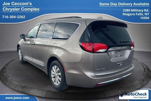 2017 Chrysler Pacifica Touring-L