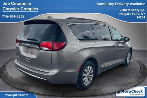 2017 Chrysler Pacifica Touring-L