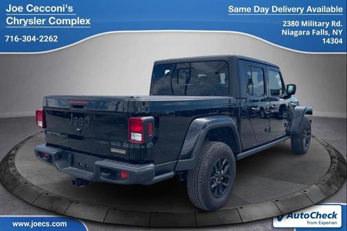 Black Clearcoat 2023 Jeep Gladiator Freedom 4x4