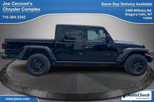 Black Clearcoat 2023 Jeep Gladiator Freedom 4x4