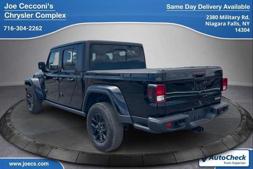 Black Clearcoat 2023 Jeep Gladiator Freedom 4x4
