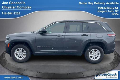 Baltic Gray Metallic Clearcoat 2025 Jeep Grand Cherokee Laredo