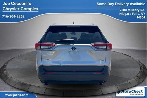 Silver Sky Metallic 2022 Toyota RAV4 Hybrid XLE