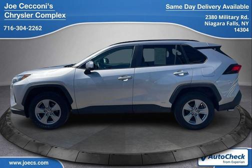 Silver Sky Metallic 2022 Toyota RAV4 Hybrid XLE