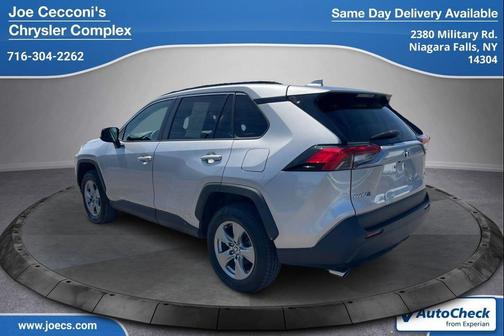 Silver Sky Metallic 2022 Toyota RAV4 Hybrid XLE
