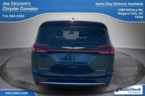 2022 Chrysler Pacifica Hybrid Touring L