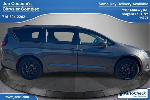 Granite Crystal Metallic Clearcoat 2020 Chrysler Pacifica L