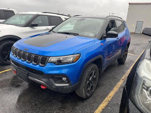 Laser Blue Pearlcoat 2023 Jeep Compass Trailhawk