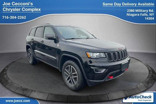 Diamond Black Crystal Pearlcoat 2021 Jeep Grand Cherokee Trailhawk