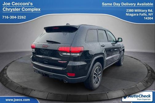 Diamond Black Crystal Pearlcoat 2021 Jeep Grand Cherokee Trailhawk