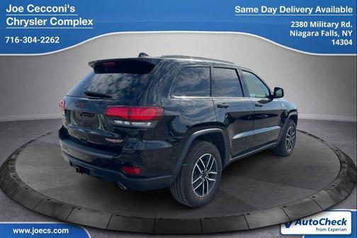 Diamond Black Crystal Pearlcoat 2021 Jeep Grand Cherokee Trailhawk