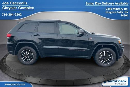 Diamond Black Crystal Pearlcoat 2021 Jeep Grand Cherokee Trailhawk