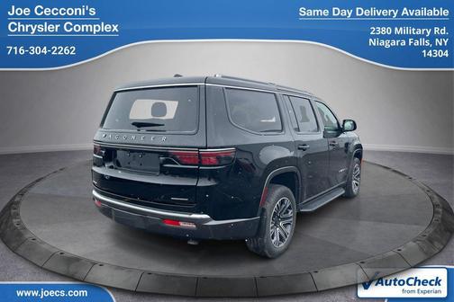 Diamond Black Crystal Pearlcoat 2022 Jeep Wagoneer Series III 4x4