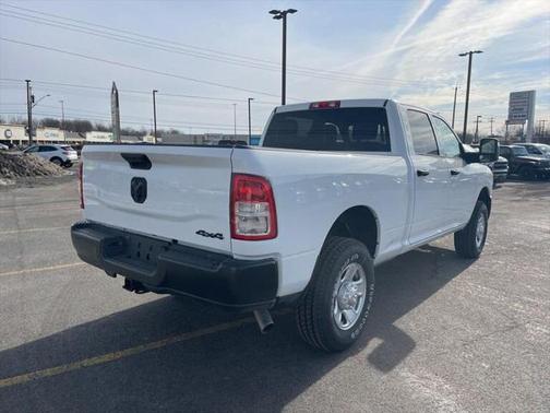 2024 RAM 3500 Tradesman Crew Cab 4x4 6'4' Box