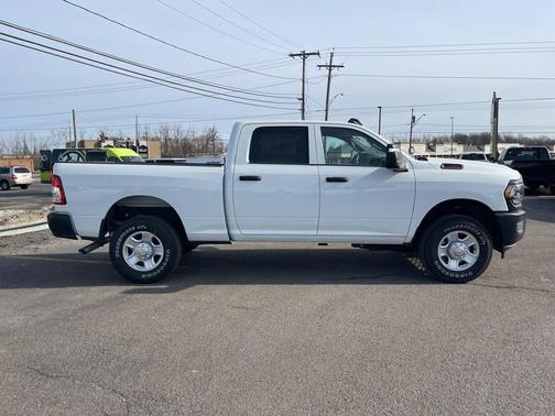 2024 RAM 3500 Tradesman Crew Cab 4x4 6'4' Box
