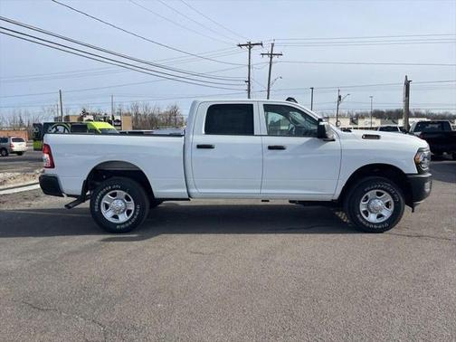2024 RAM 3500 Tradesman Crew Cab 4x4 6'4' Box