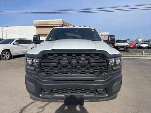 2024 RAM 3500 Tradesman Crew Cab 4x4 6'4' Box