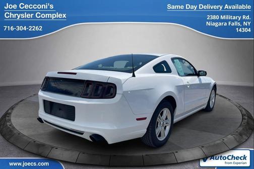 OXFORD WHITE 2014 Ford Mustang V6