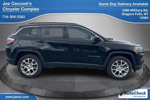 Diamond Black Crystal Pearlcoat 2023 Jeep Compass Latitude Lux