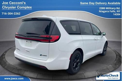 2022 Chrysler Pacifica Hybrid Touring L
