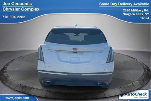 Crystal White Tricoat 2024 Cadillac XT5 Sport