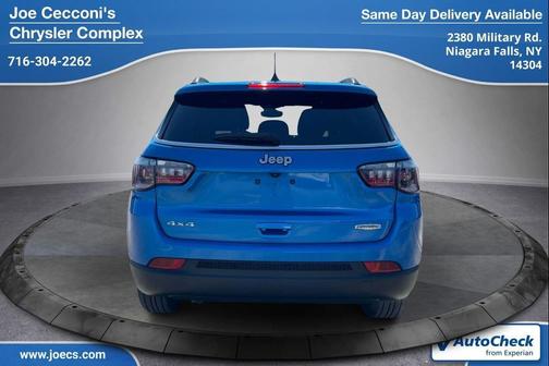 Laser Blue Pearlcoat 2023 Jeep Compass Latitude Lux